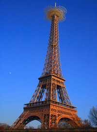 Новый вид башни в Париже