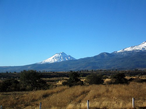 Вид на вулкан из г. Пуэбла-де-Сарагоса